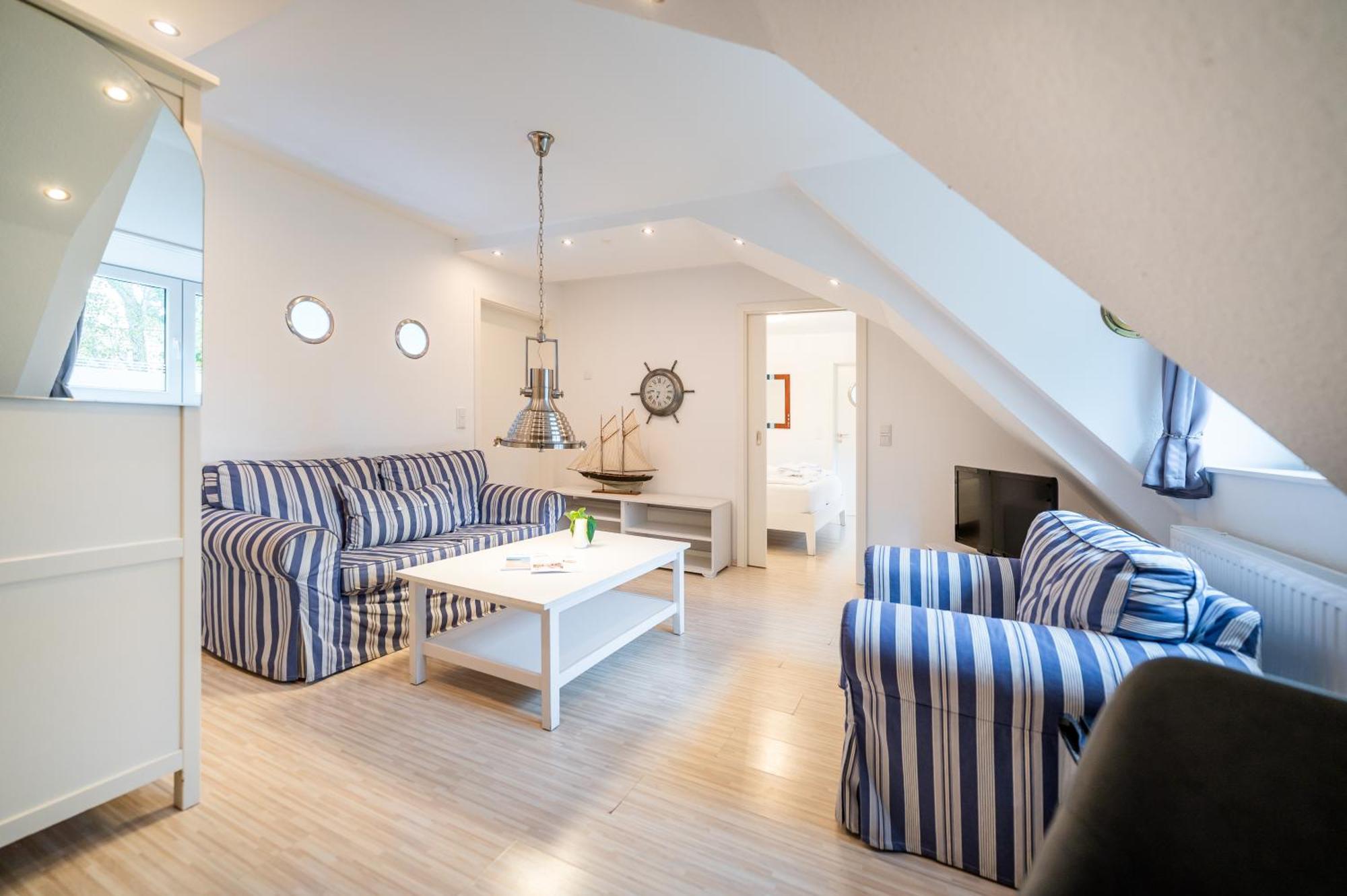 Hotel Oma'S Kueche & Quartier à Binz Extérieur photo