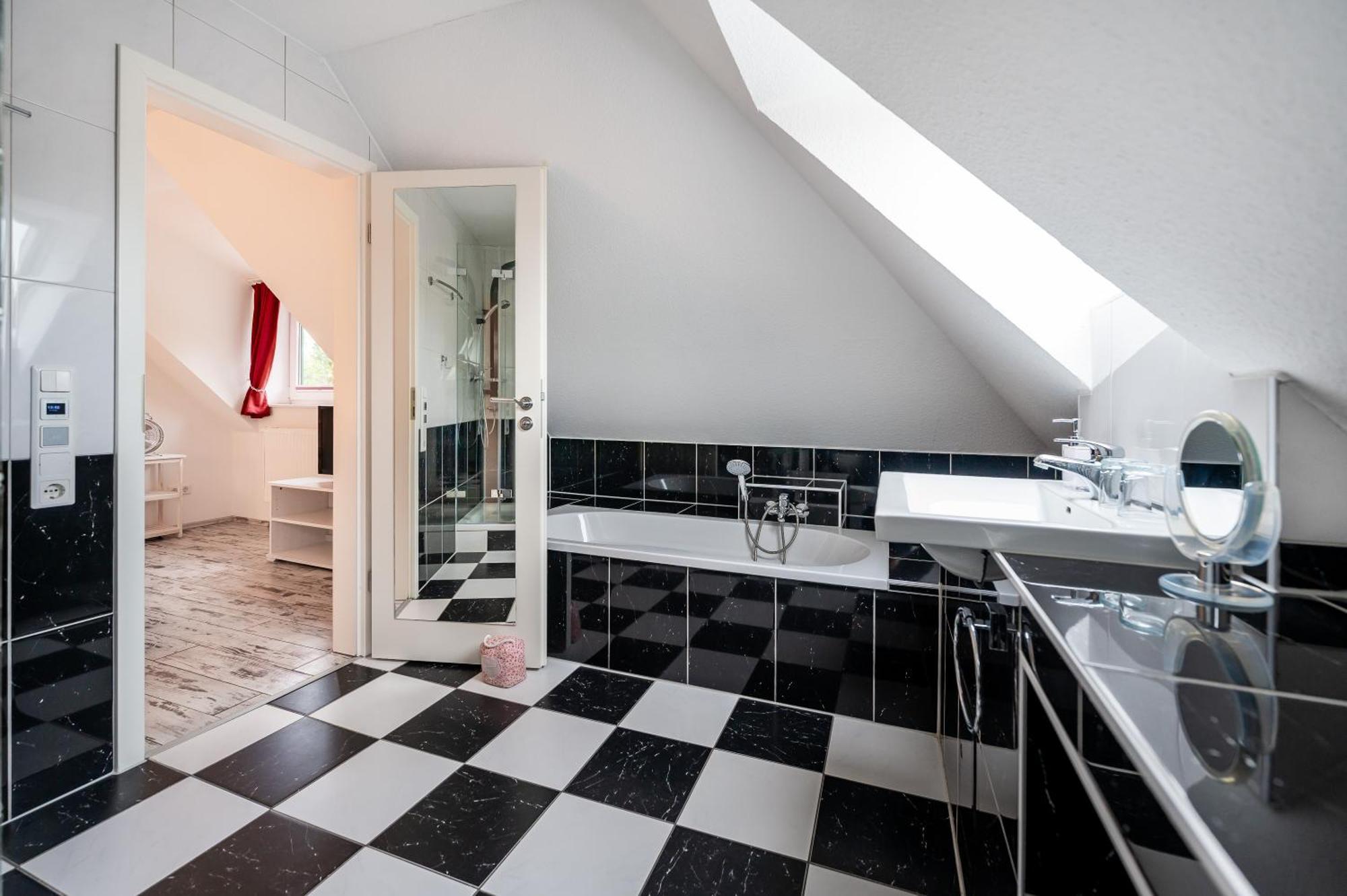 Hotel Oma'S Kueche & Quartier à Binz Extérieur photo